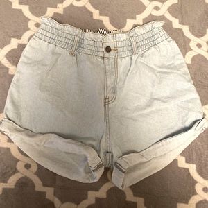 Size Medium Cinched Waist Wishlist Jean Shorts